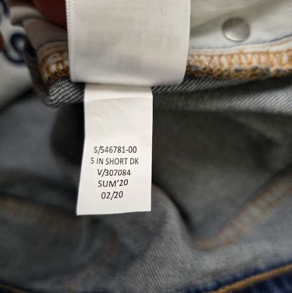 ⭐️40% Off⭐️ Gap Rolled Up 5 Inch Denim Shorts - Picture 11 of 12